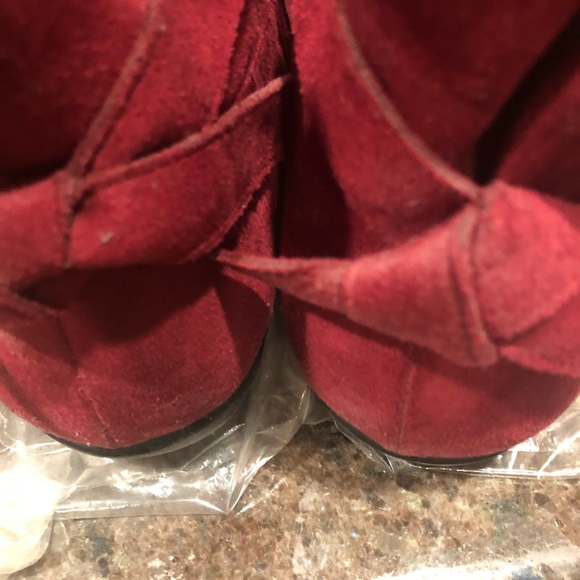 Boots - Picture 3 of 4